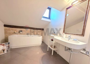 Bagno - Villa Bifamiliare Via Dei Martiri
 
15, Cosenza - foto 16