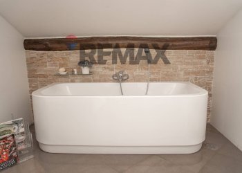 Dettagli - Semi-detached Villa Via Dei Martiri
 
15, Cosenza - photo 5