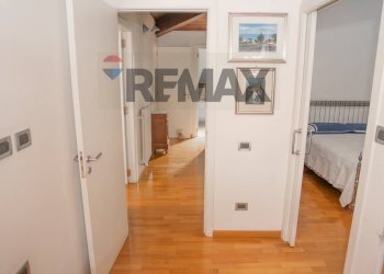 Hall / corridoio - Semi-detached Villa Via Dei Martiri
 
15, Cosenza - photo 29