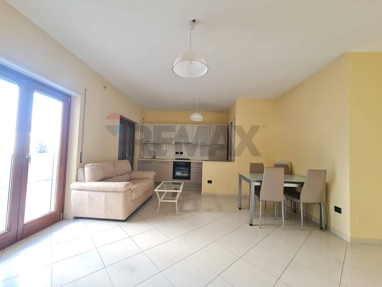 Sala da pranzo - Trilocale viale Giacomo Mancini
 
186, Cosenza - foto 3