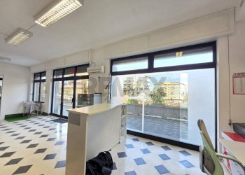 Ricezione / Lobby - Locale Commerciale Via Giuseppe Verdi
 
82, Rende - foto 6
