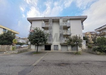 Edificio all\'aperto - Magazzino Via Palermo
 
37, Castrolibero - foto 4