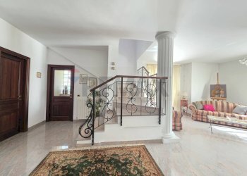 Scale - Villa Via Alessandro Manzoni
 
173, Rende - photo 12