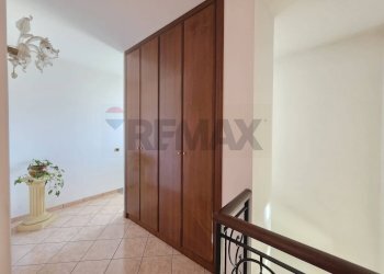 Hall / corridoio - Villa Via Alessandro Manzoni
 
173, Rende - photo 22