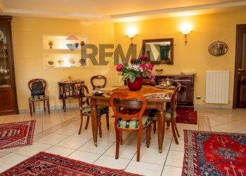 Sala da pranzo - Villa Via Alessandro Manzoni
 
173, Rende - photo 10