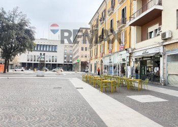 Edificio all\'aperto - Commercial Premises CORSO MAZZINI
 
3, Cosenza - photo 6