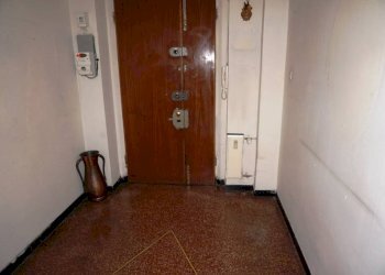 Ingresso - Bilocale via Bartolomeo Carrea, 3, Genova (zona Sampierdarena) - foto 2