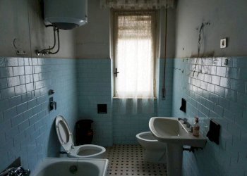 Bagno - Bilocale via Bartolomeo Carrea, 3, Genova (zona Sampierdarena) - foto 8