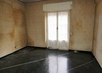 Camera da letto - Bilocale via Bartolomeo Carrea, 3, Genova (zona Sampierdarena) - foto 10