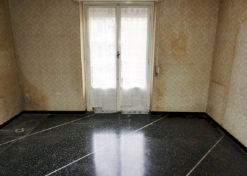 Camera da letto - Bilocale via Bartolomeo Carrea, 3, Genova (zona Sampierdarena) - foto 11