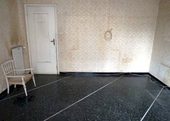 Camera da letto - Bilocale via Bartolomeo Carrea, 3, Genova (zona Sampierdarena) - foto 12