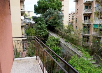 Balcone - Bilocale via Bartolomeo Carrea, 3, Genova (zona Sampierdarena) - foto 13