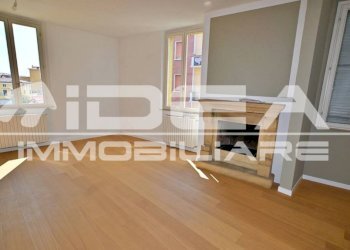 Soggiorno - Appartamento viale Ludovico Antonio Muratori, Modena (zona Centro Storico) - foto 34