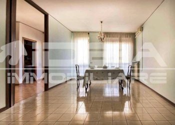 Salone - Quadrilocale via Giuseppe Notari, Modena - foto 1