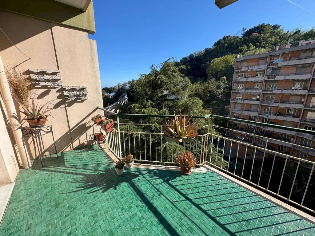 Terrazzo - Quadrilocale via Emilio Salgari, 5, Genova (zona Pegli) - foto 2