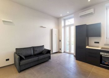 Sala da pranzo - Monolocale via Giacinto Collegno, 10, Torino (zona San Donato) - foto 8