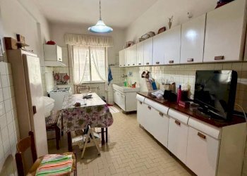 Cucina - Trilocale Lungobisagno Dalmazia, 61, Genova (zona Staglieno) - foto 2