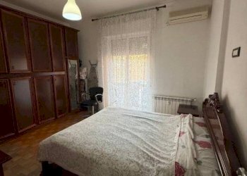 Camera da letto - Bilocale Lungobisagno Dalmazia, 61, Genova (zona Staglieno) - foto 11