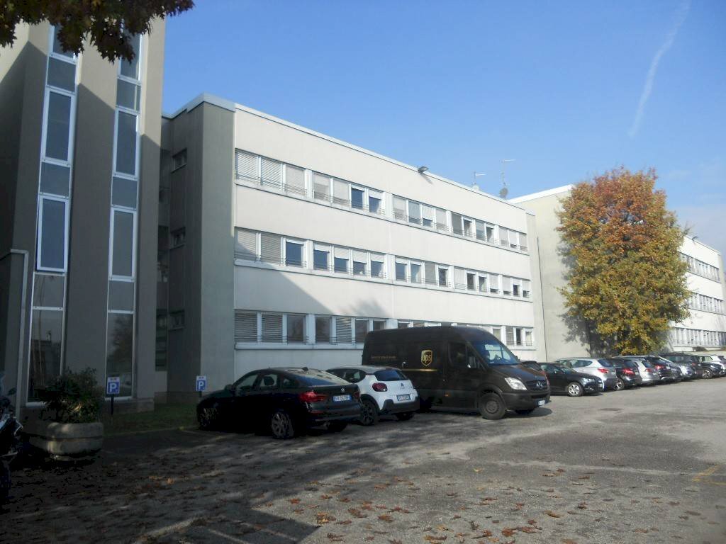 Facciata - Ufficio via Ramazzotti, Lainate - foto 1