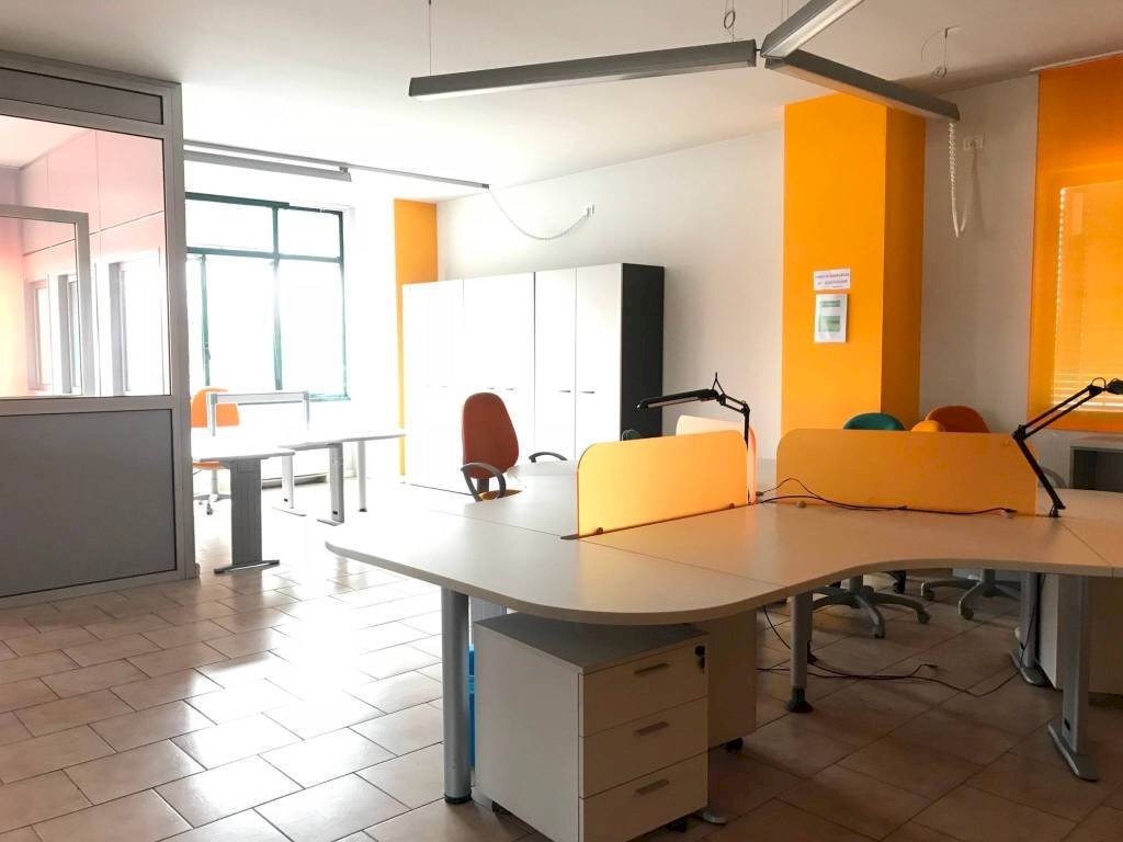 Ufficio - Office via Damiano Chiesa, Vimercate - photo 1