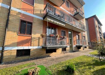 Facciata - Appartamento via Alessandro Manzoni, 97, Arcore - foto 1