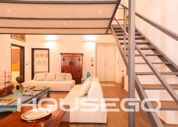 Salone - Trilocale via San Luca, 3b, Genova (zona Centro Storico) - foto 10