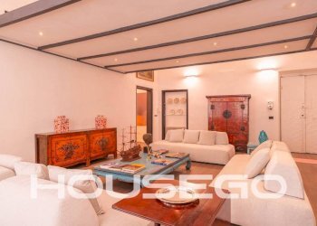 Salone - Trilocale via San Luca, 3b, Genova (zona Centro Storico) - foto 11