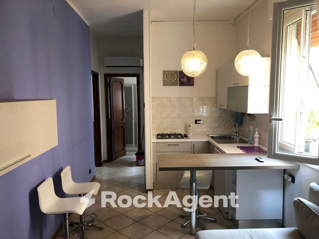 Cucina - Appartamento piazza Martiri del 7 Luglio, Reggio nell'Emilia - foto 1