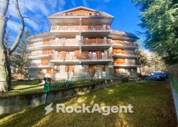 Facciata - Appartamento viale Bramafam, 22, Bardonecchia - foto 1