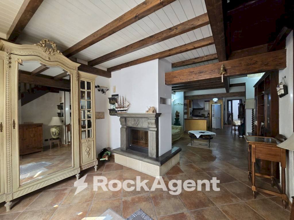 Salone - Casa indipendente via IV Novembre, 18, Morciano di Leuca - foto 2