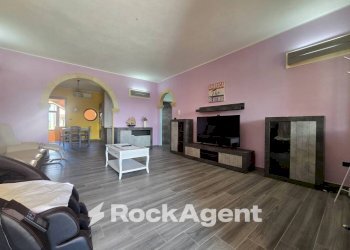 Salone - Villa a Schiera via Paolo Borsellino, 16, Morciano di Leuca - foto 3