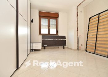 Camera da letto - Bilocale via del Crocifisso, 115, Latina - foto 18
