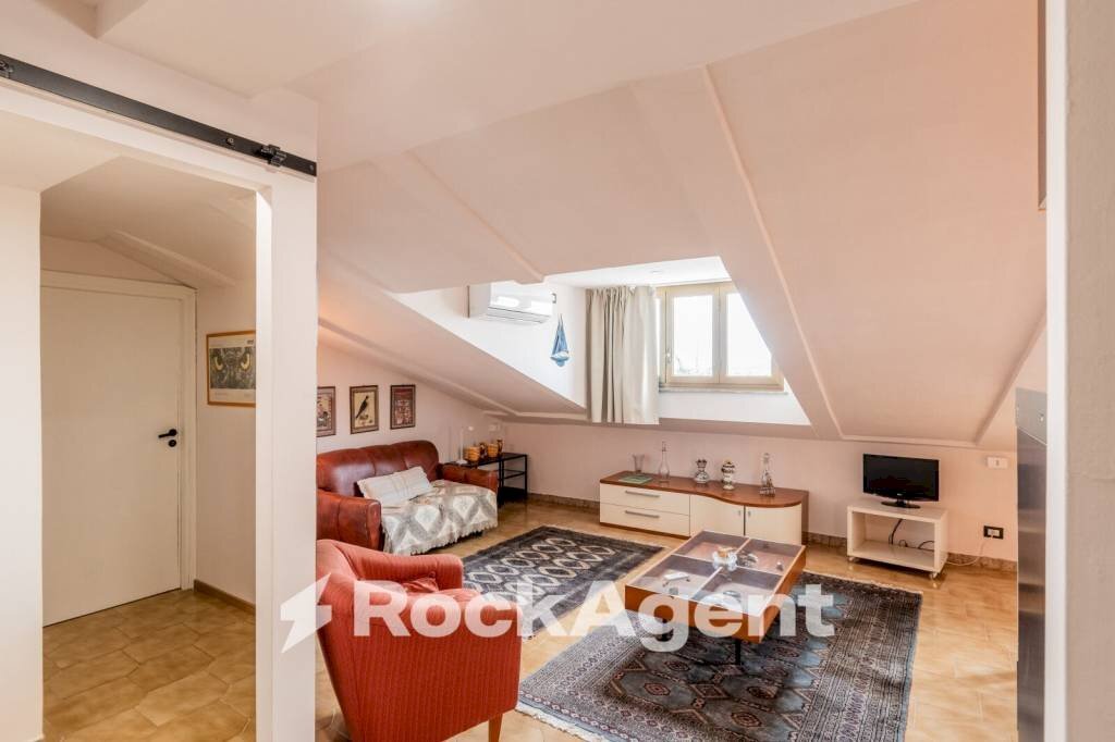 Salone - Attico via Martiri della Loggia, 91, San Marzano sul Sarno - foto 1