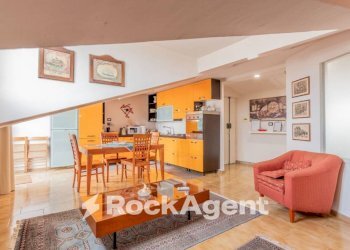 Salone - Attico via Martiri della Loggia, 91, San Marzano sul Sarno - foto 2