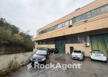 Posto macchina - Capannone via Augusto Pedullà, Genova (zona Molassana) - foto 2