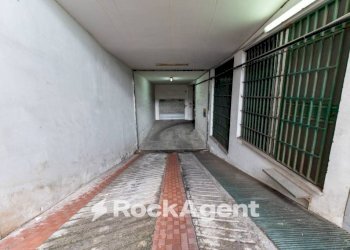 Interno palazzo - Garage - Autosilos - Parcheggio via Paolo Bentivoglio, 20, Catania - foto 16