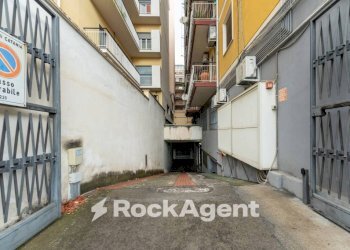 Cortile interno - Garage - Autosilos - Parcheggio via Paolo Bentivoglio, 20, Catania - foto 21