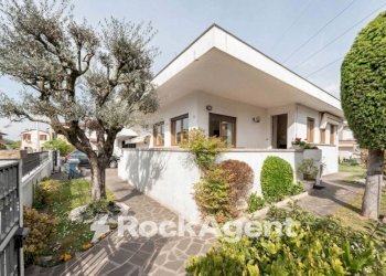 Giardino - Villa via I. Nievo, 28, Ponte San Nicolò - foto 27