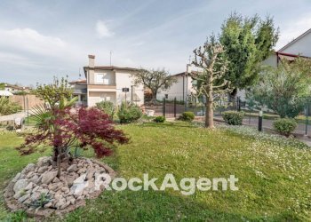 Giardino - Villa via I. Nievo, 28, Ponte San Nicolò - foto 31