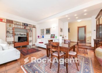 Salone - Villa via I. Nievo, 28, Ponte San Nicolò - foto 2