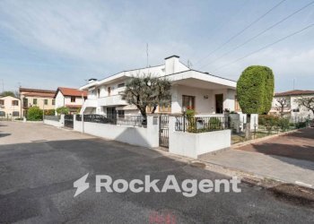 Zona - Villa via I. Nievo, 28, Ponte San Nicolò - foto 3