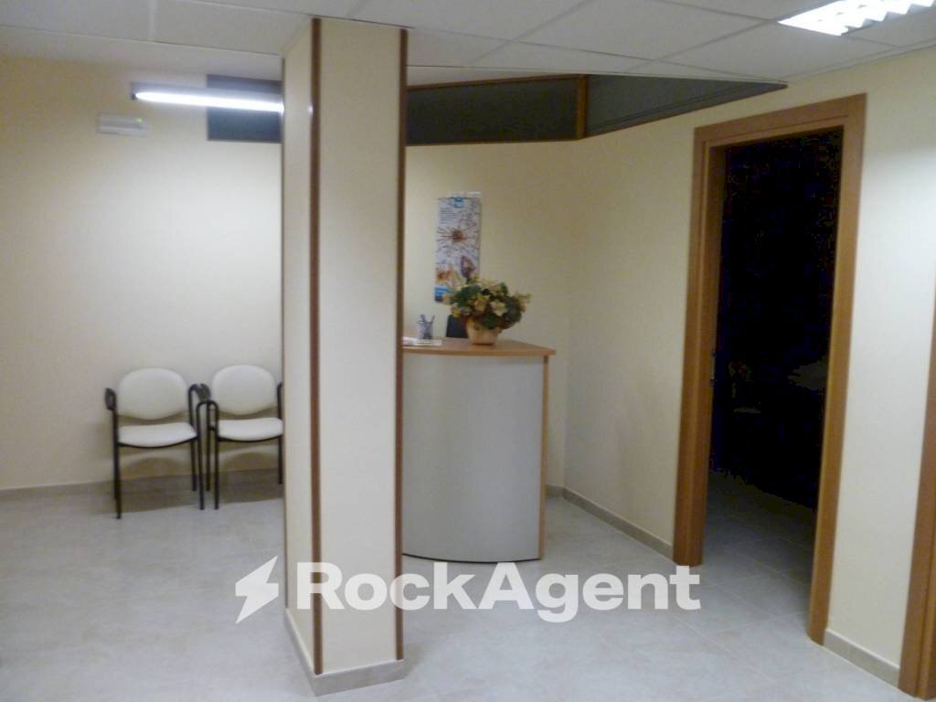 Interno non residenziale - Ufficio via Ada Cudazzo, 12, Lecce - foto 2