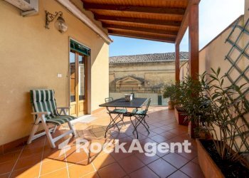 Terrazzo - Quadrilocale corso Vittorio Emanuele, 151, Trecastagni - foto 3