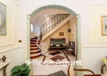 Interno palazzo - Quadrilocale corso Vittorio Emanuele, 151, Trecastagni - foto 7