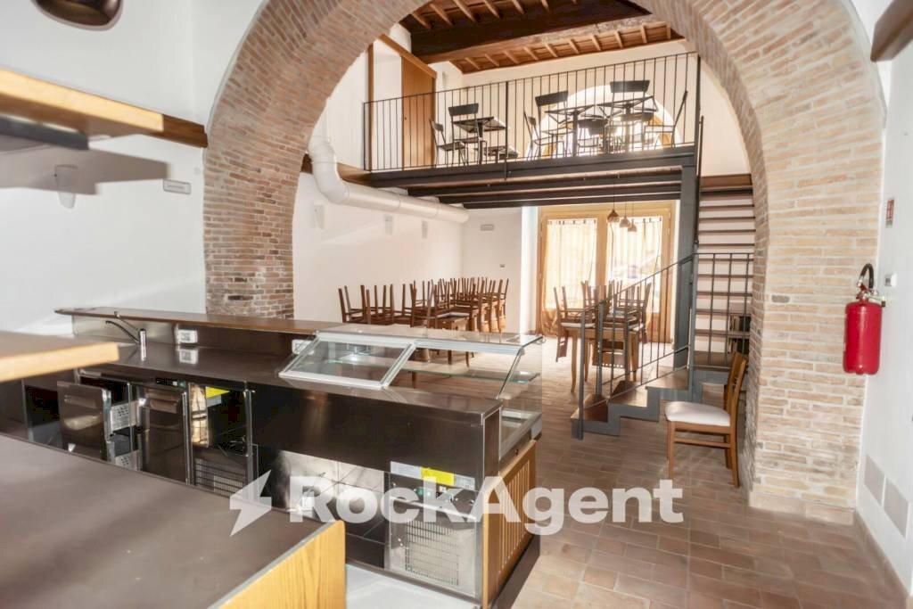 Interno non residenziale - Negozio via Andrea Doria, 18, Viterbo - foto 2