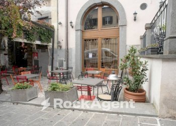 Cortile interno - Negozio via Andrea Doria, 18, Viterbo - foto 1