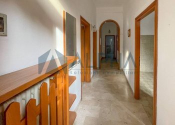 Corridoio - Villa viale Risorgimento, Forlì - foto 7