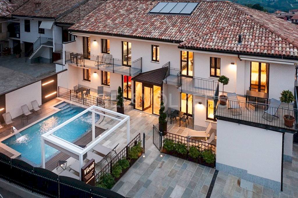 Piscina - Appartamento via Vittorio Alfieri, Castiglione Falletto - foto 1