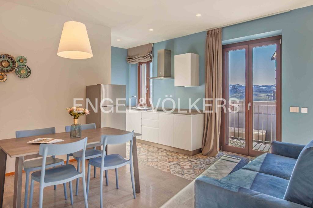 Salone - Appartamento via Vittorio Alfieri, Castiglione Falletto - foto 2