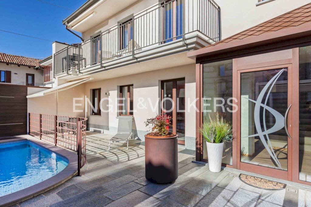 Piscina - Appartamento via Vittorio Alfieri, Castiglione Falletto - foto 1